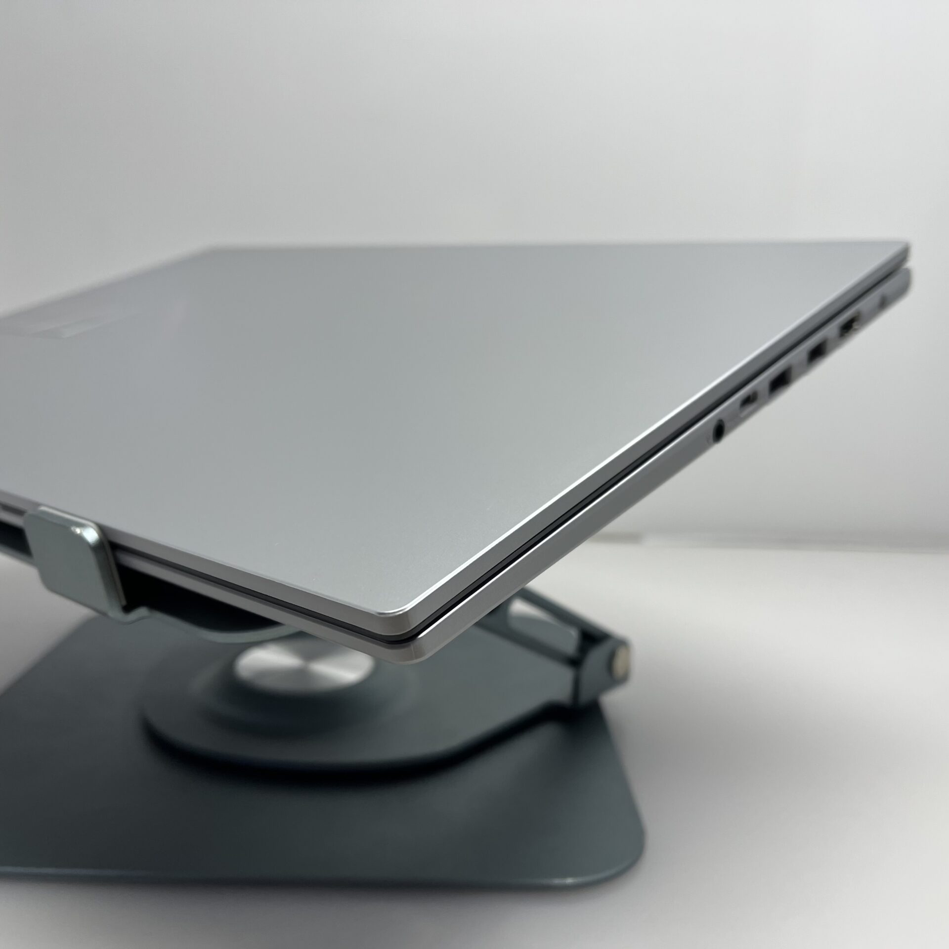 Asus Vivobook 15 M1505Y "Ryzen 7" 2.00GHz 16GB RAM 1TB SSD Grey (Condition: Pristine) - Image 5