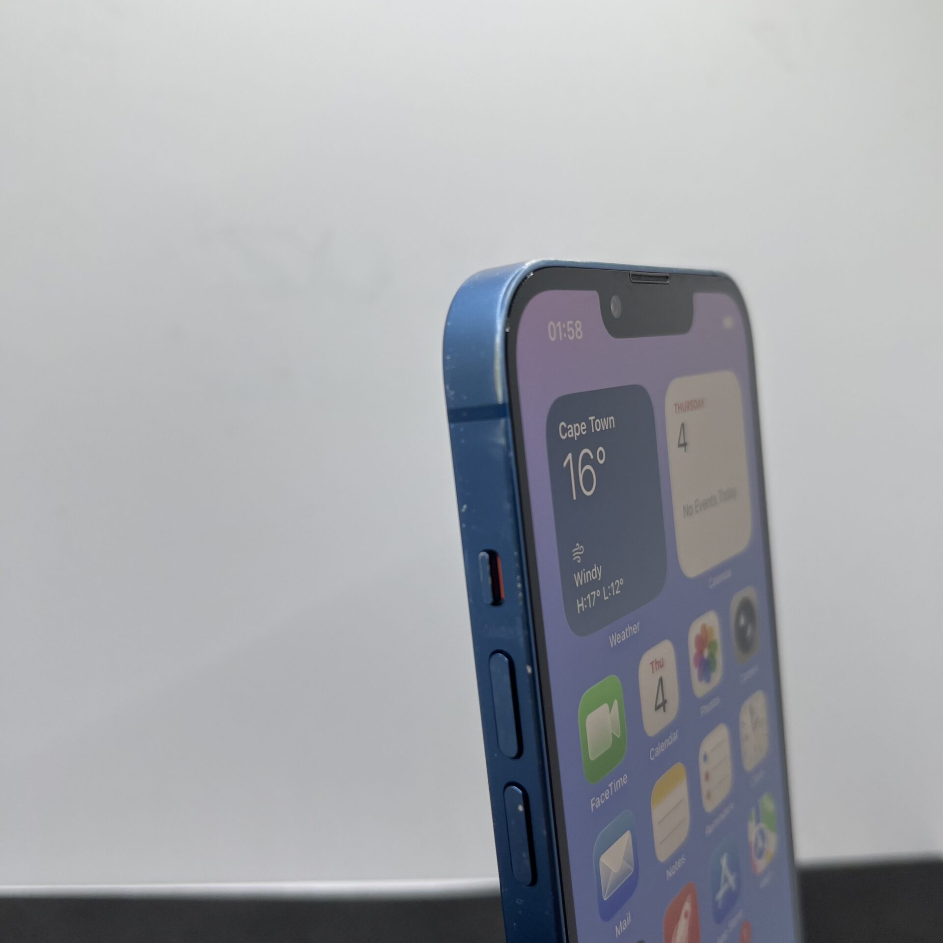 Apple iPhone 13 128GB Blue (Condition: Good) - Image 4
