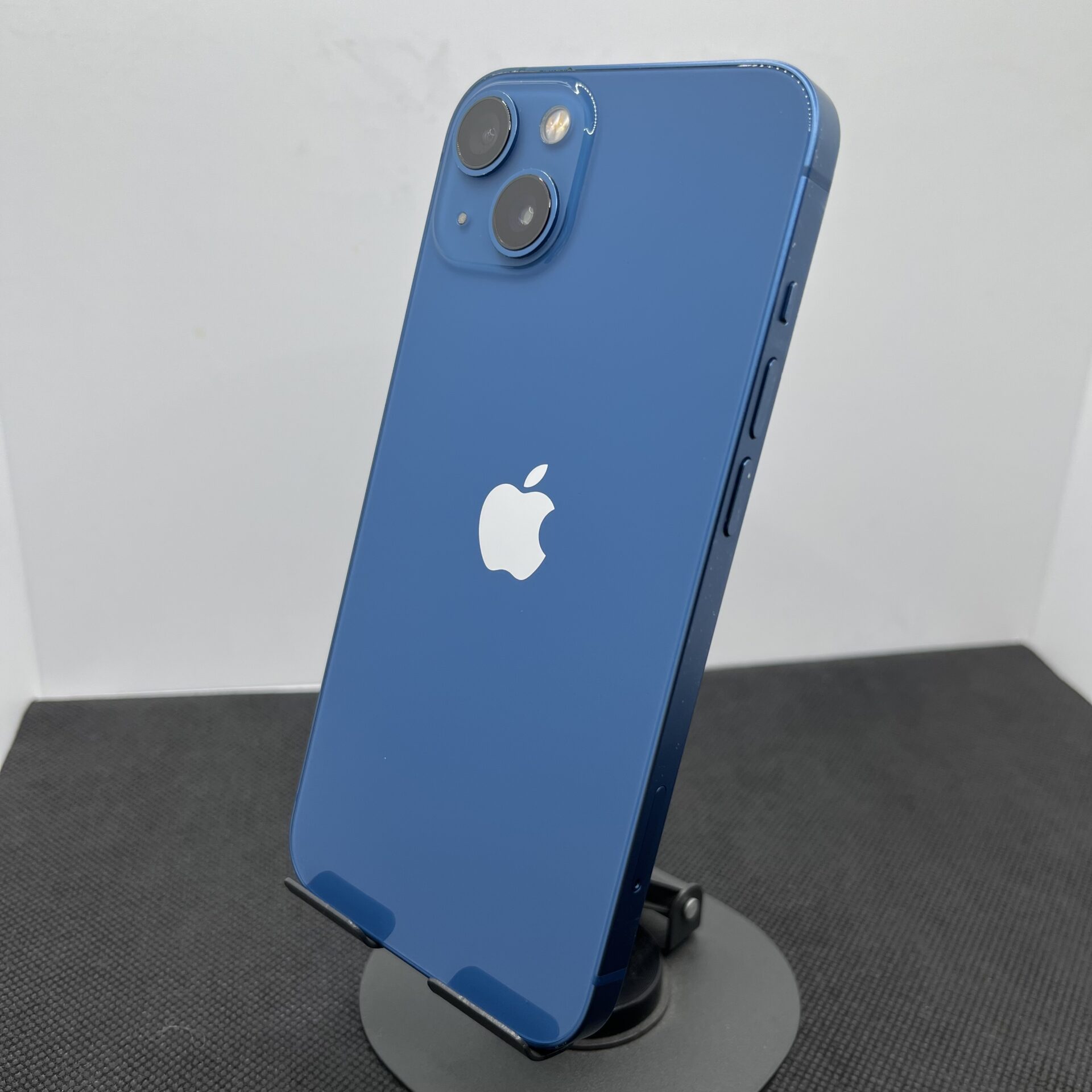 Apple iPhone 13 128GB Blue (Condition: Good) - Image 8