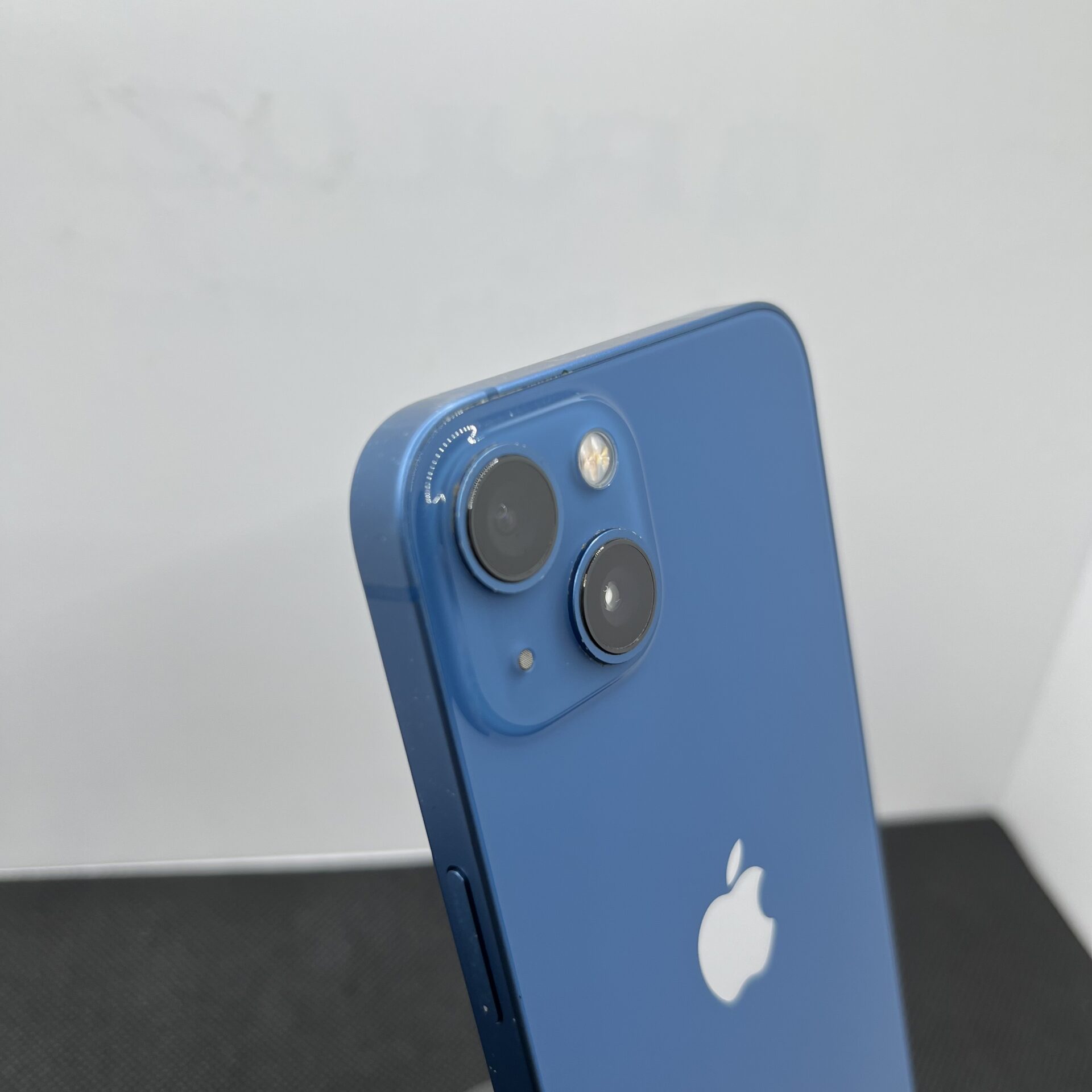 Apple iPhone 13 128GB Blue (Condition: Good) - Image 10