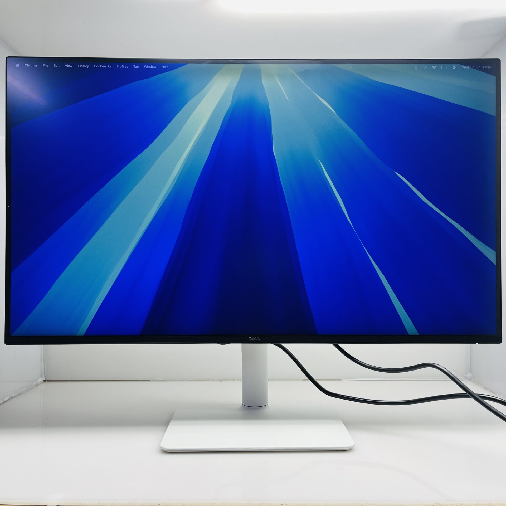 Dell 32 Plus S3225QS 28.1" 4K 120Hz Ash White (Condition: Pristine) - Image 2