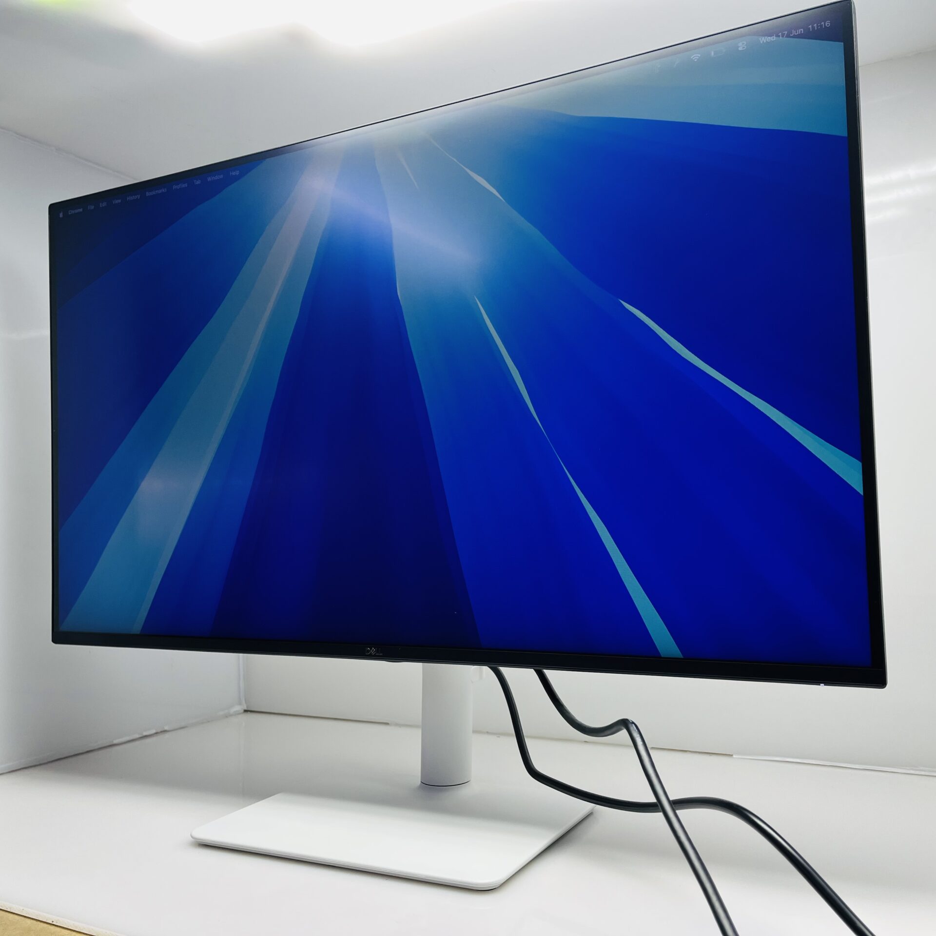 Dell 32 Plus S3225QS 28.1" 4K 120Hz Ash White (Condition: Pristine) - Image 4