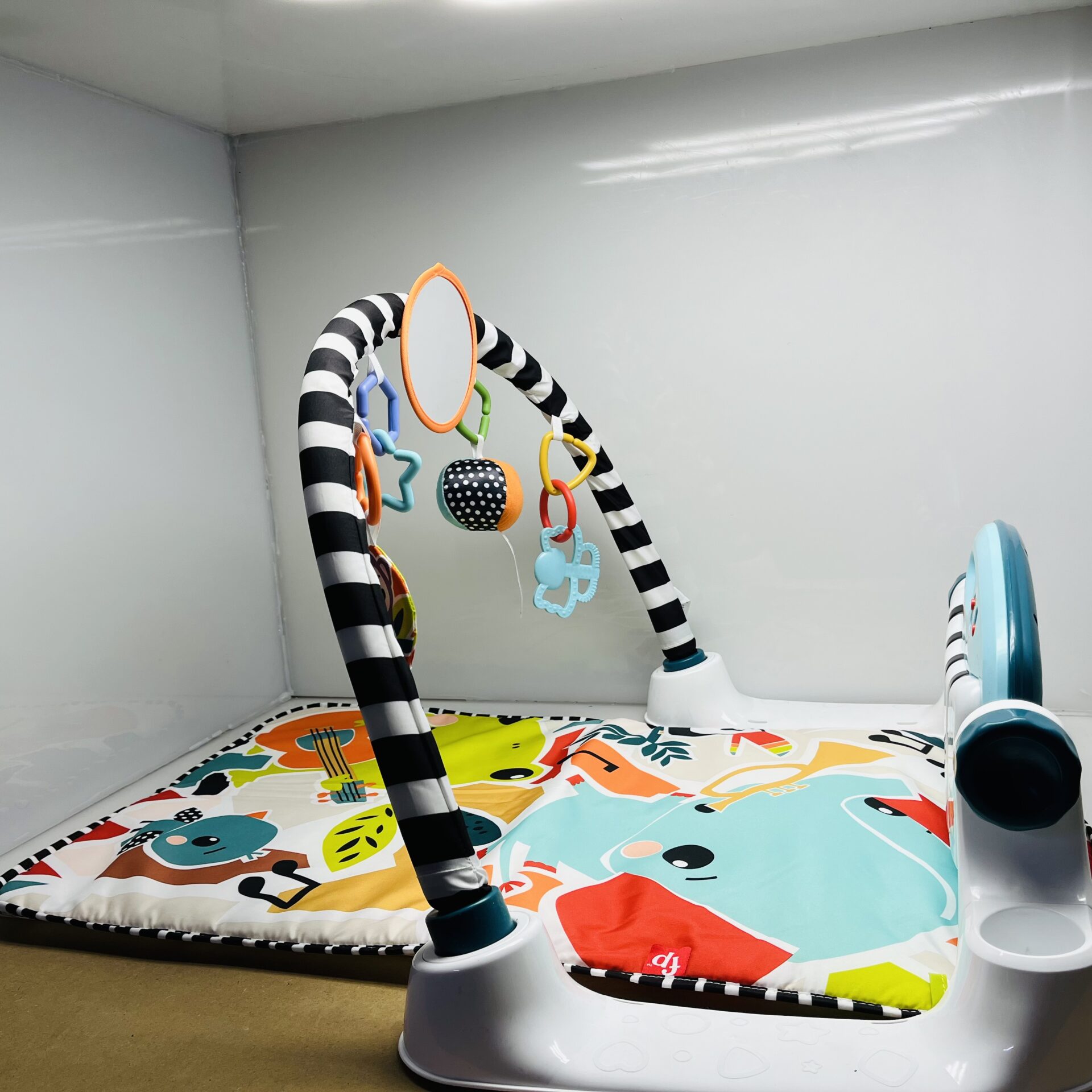 COMBO DEAL: Fisher-Price Piano Gym + Fisher-Price Wooden Stacking Shape Sorter. - Image 3