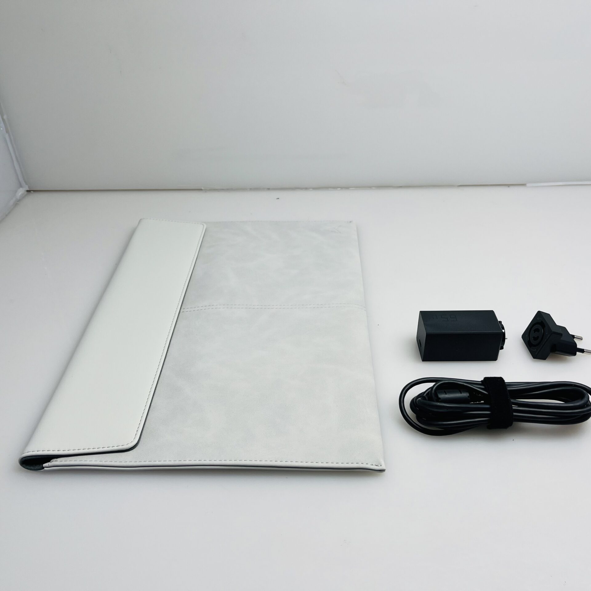 Asus Zenbook A14 UX3407Q "Snapdragon X - X126100" 2,96GHz 16GB DDR5 RAM 1TB SSD Iceland Gray (Condition: Pristine) - Image 5