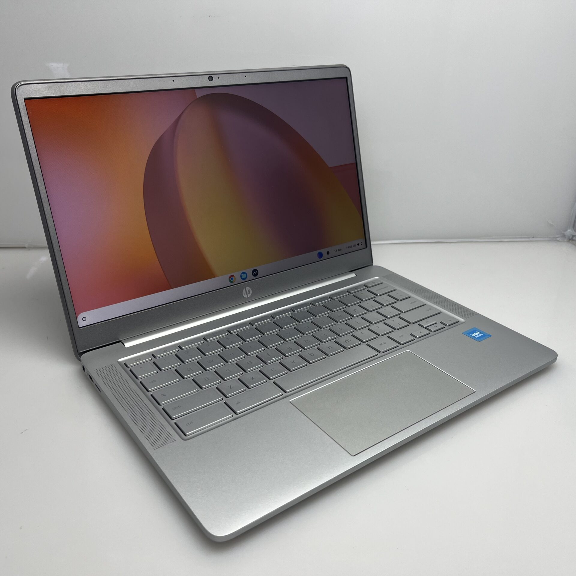 HP Chromebook 14a-na1000ni "Celeron N4500" 1.10GHz 4GB RAM 256GB Silver (Condition: Excellent) - Image 3