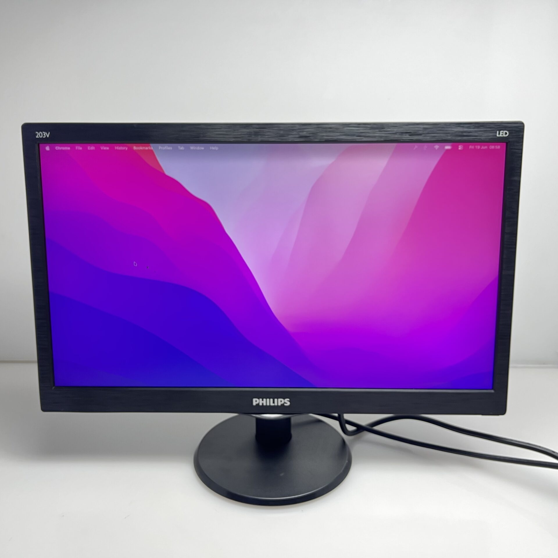 Phillips 20-inch V-Line LED-backlit LCD desktop computer monitor-Black (Condition Good) - Image 3