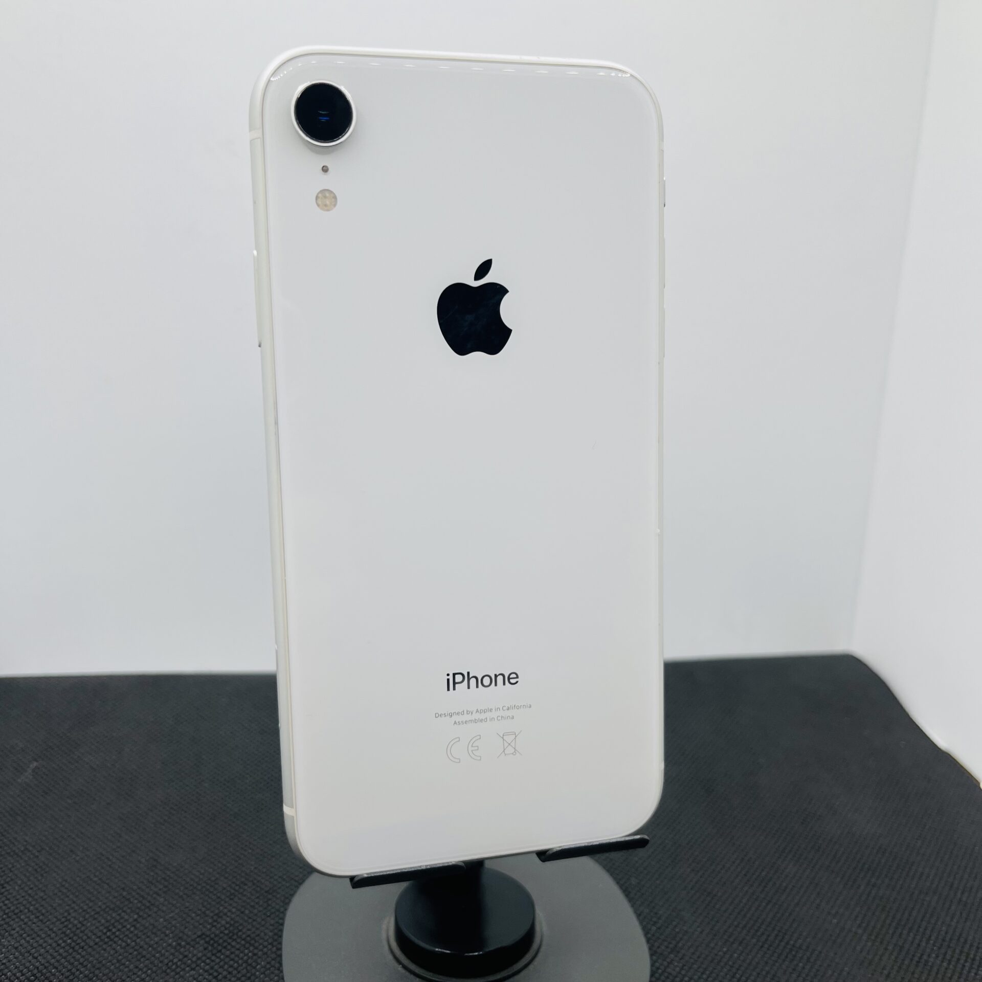 Apple iPhone XR 64GB ホワイト 本体　ジャンク品 Apple iPhone XR 64GB White (Condition: Good) | Epic Deals SA