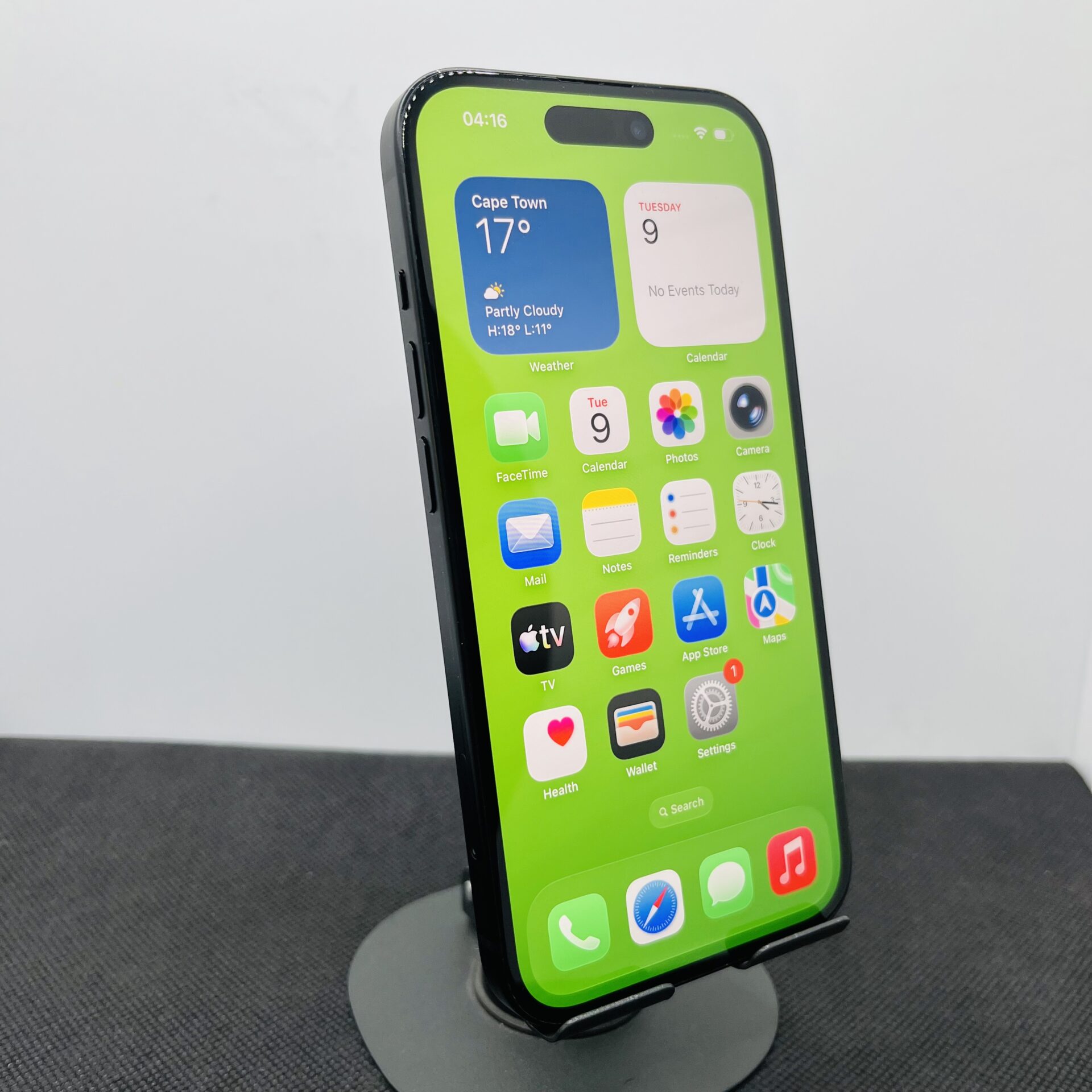 Apple iPhone 15 128GB Black (Condition: Good) - Image 4