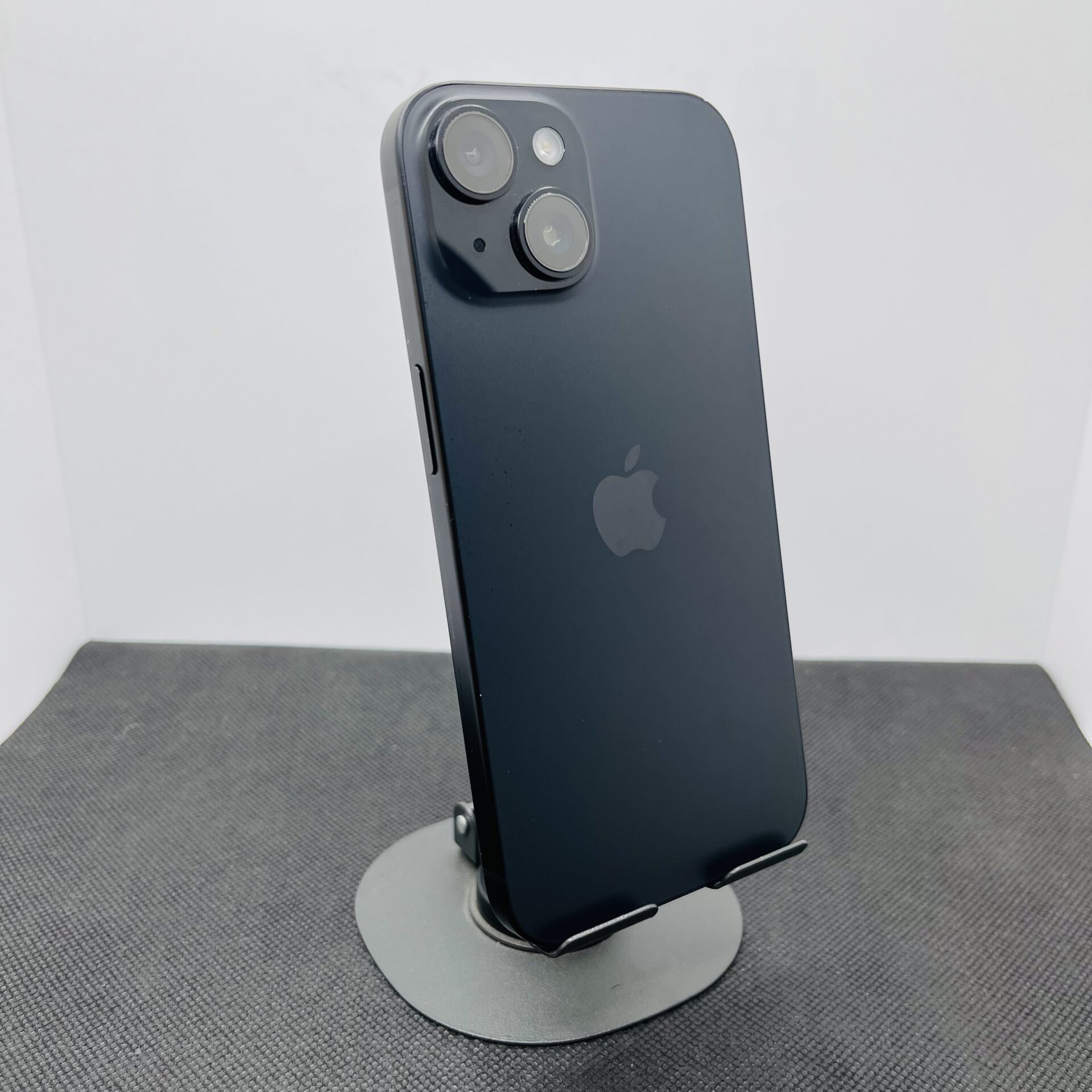 Apple iPhone 15 128GB Black (Condition: Good) - Image 8