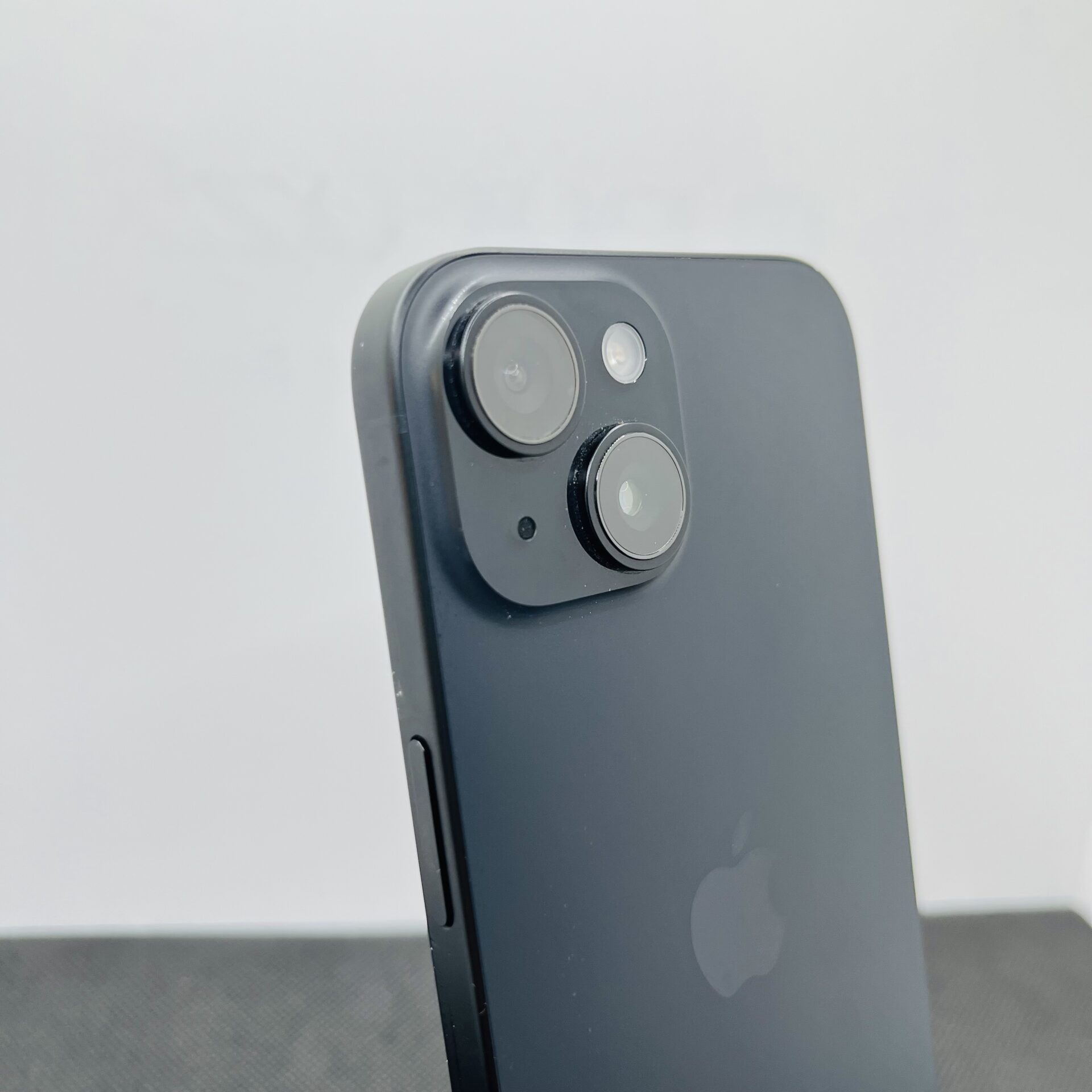 Apple iPhone 15 128GB Black (Condition: Good) - Image 9