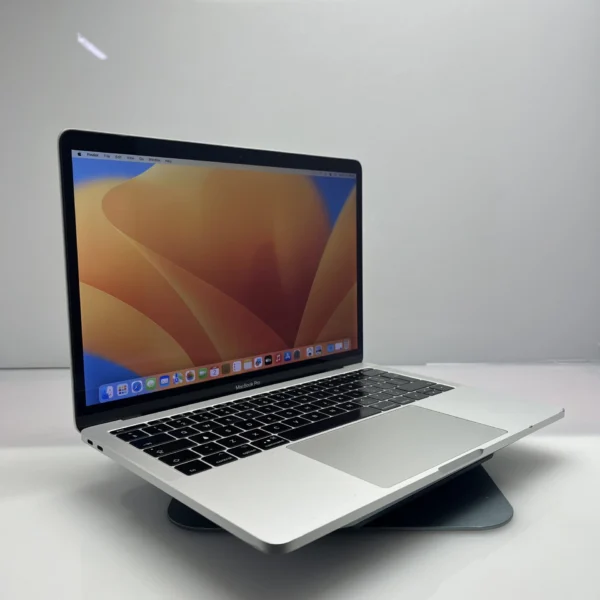 Apple MacBook Pro 13-Inch 