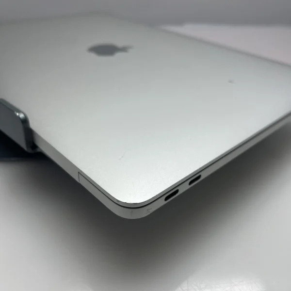 Apple MacBook Pro 13-Inch 