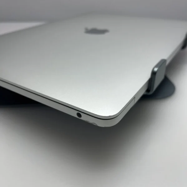 Apple MacBook Pro 13-Inch 