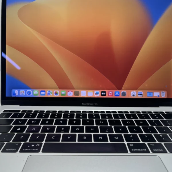 Apple MacBook Pro 13-Inch 