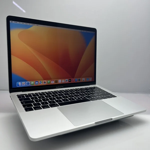 【良品♪】MacBook [Core i5/8GB/SSD256/13.3インチ Apple MacBook Pro 13-Inch 