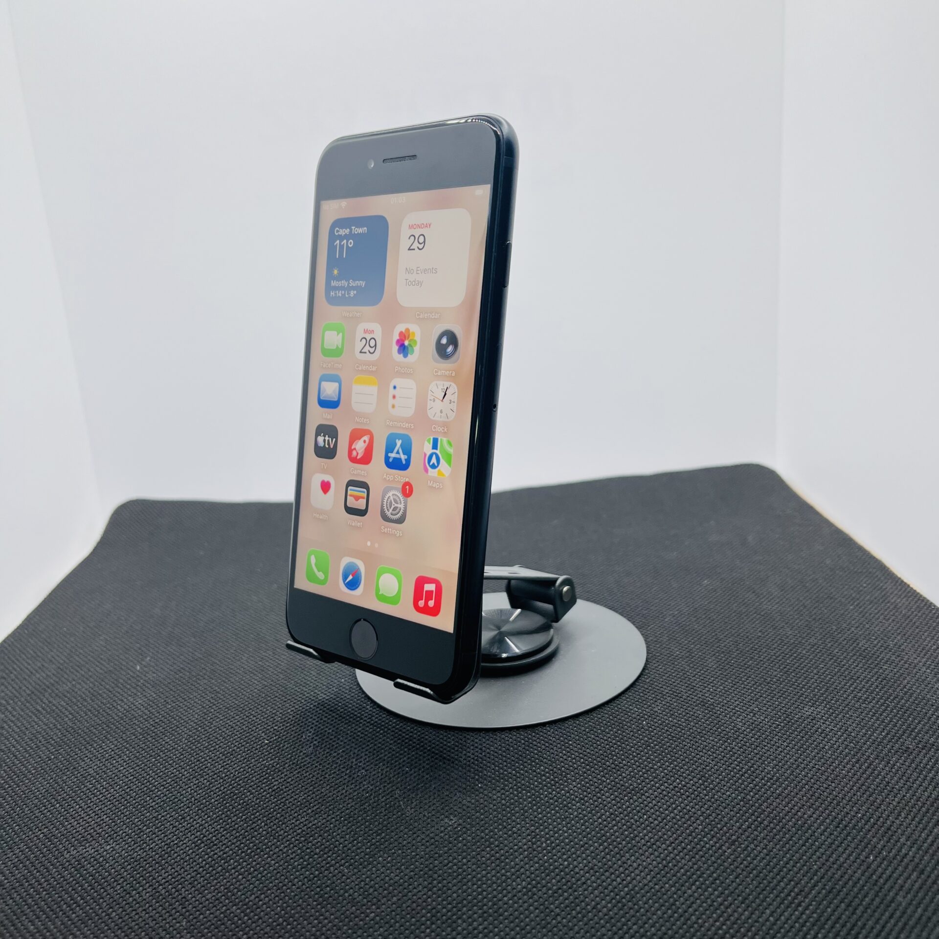 Apple iPhone SE (2022) 64GB Midnight (Condition:Good) - No Face ID - Image 3