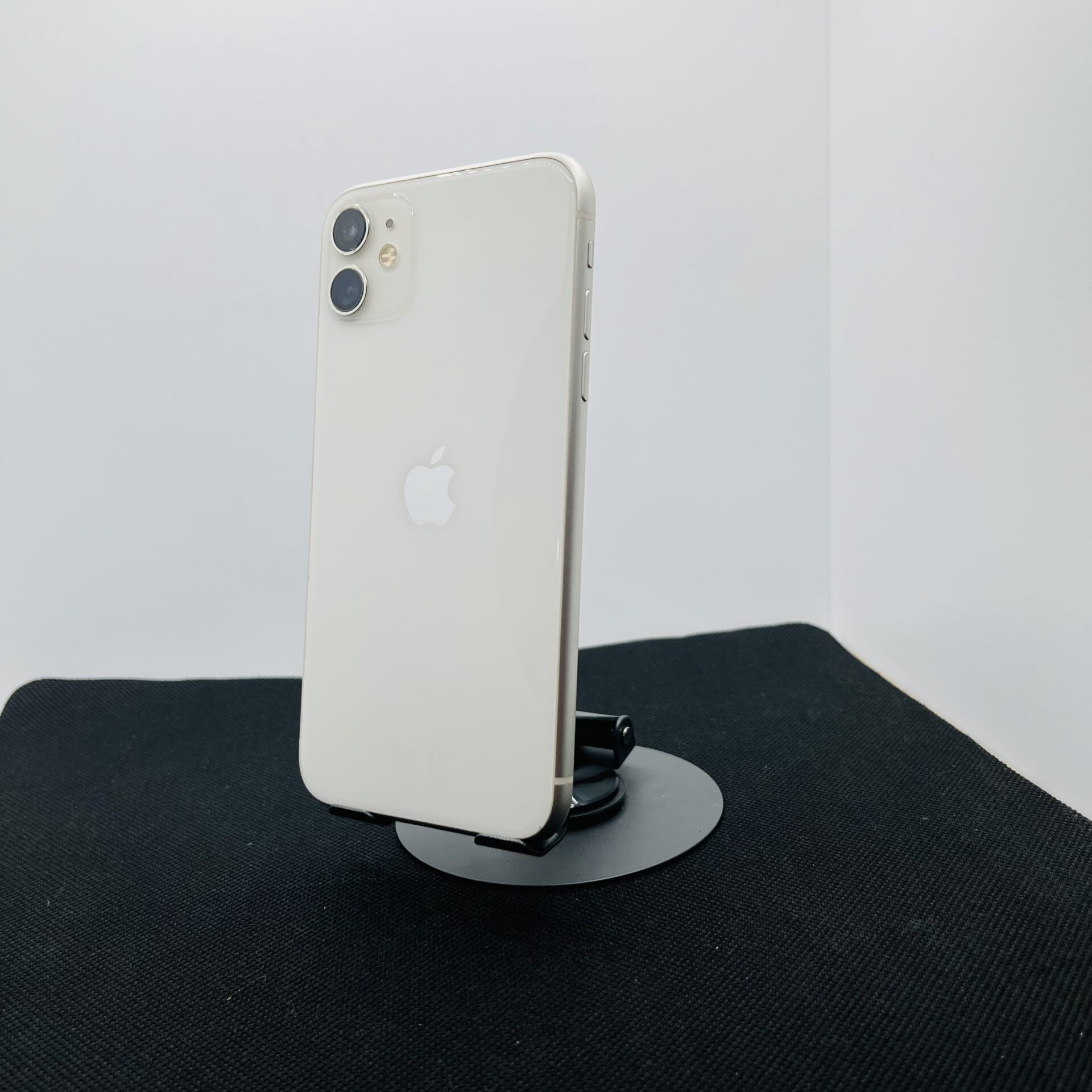 Apple iPhone 11 128GB White (Condition: Good) | Epic Deals SA