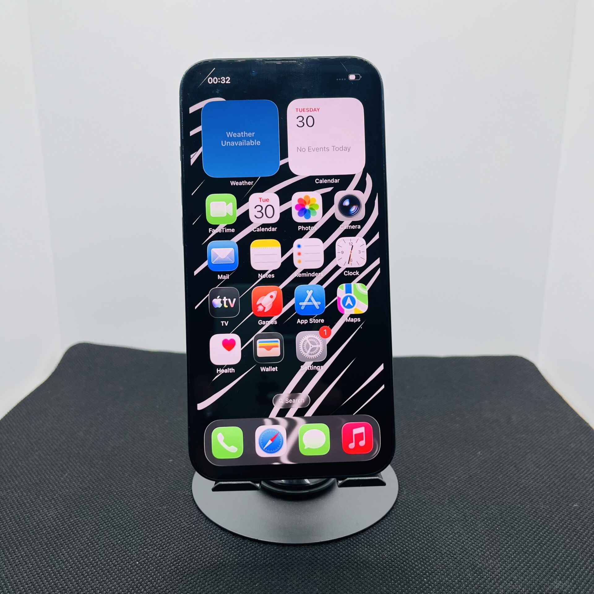Apple iPhone 13 128GB Midnight (Condition: Good) - Image 2