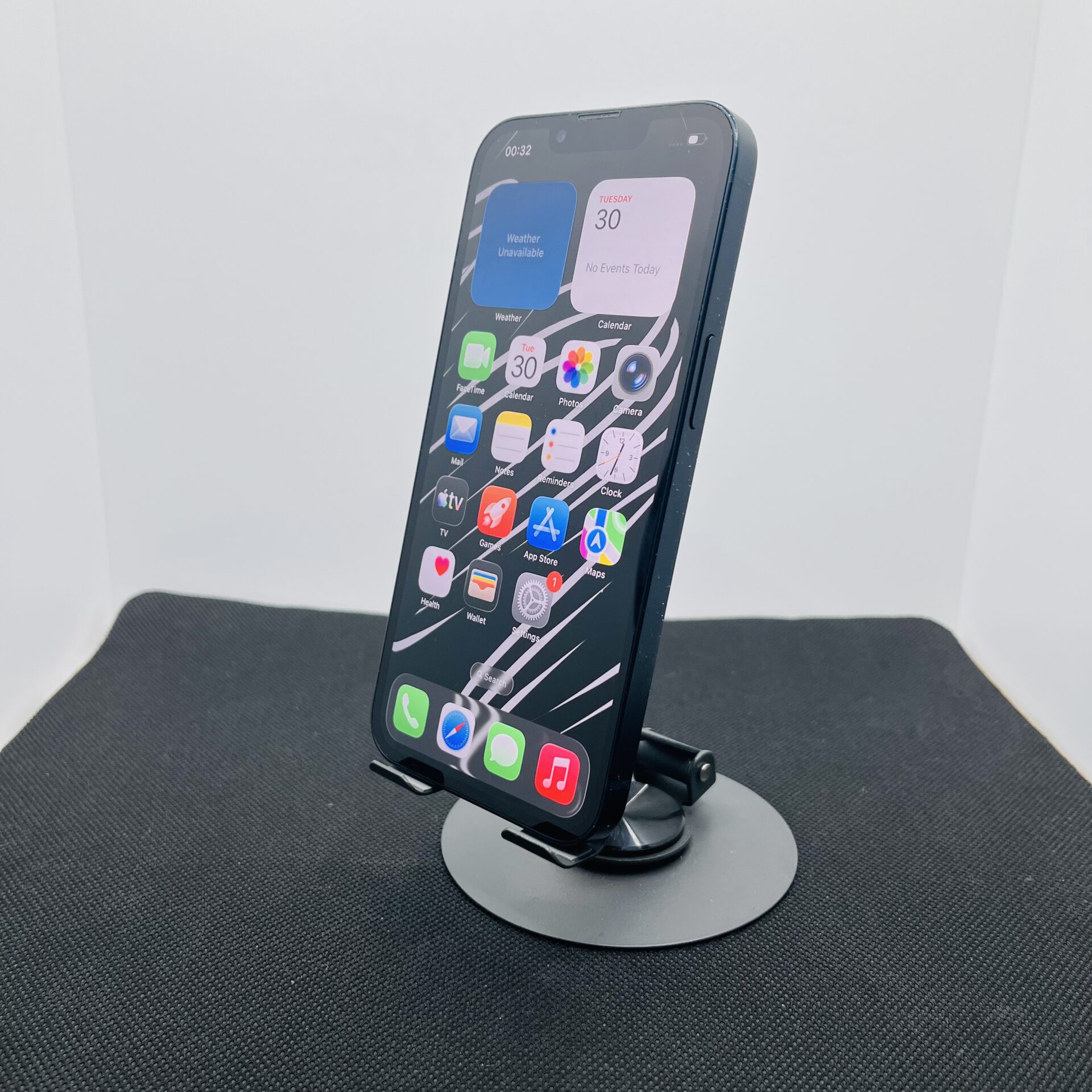 Apple iPhone 13 128GB Midnight (Condition: Good) - Image 3