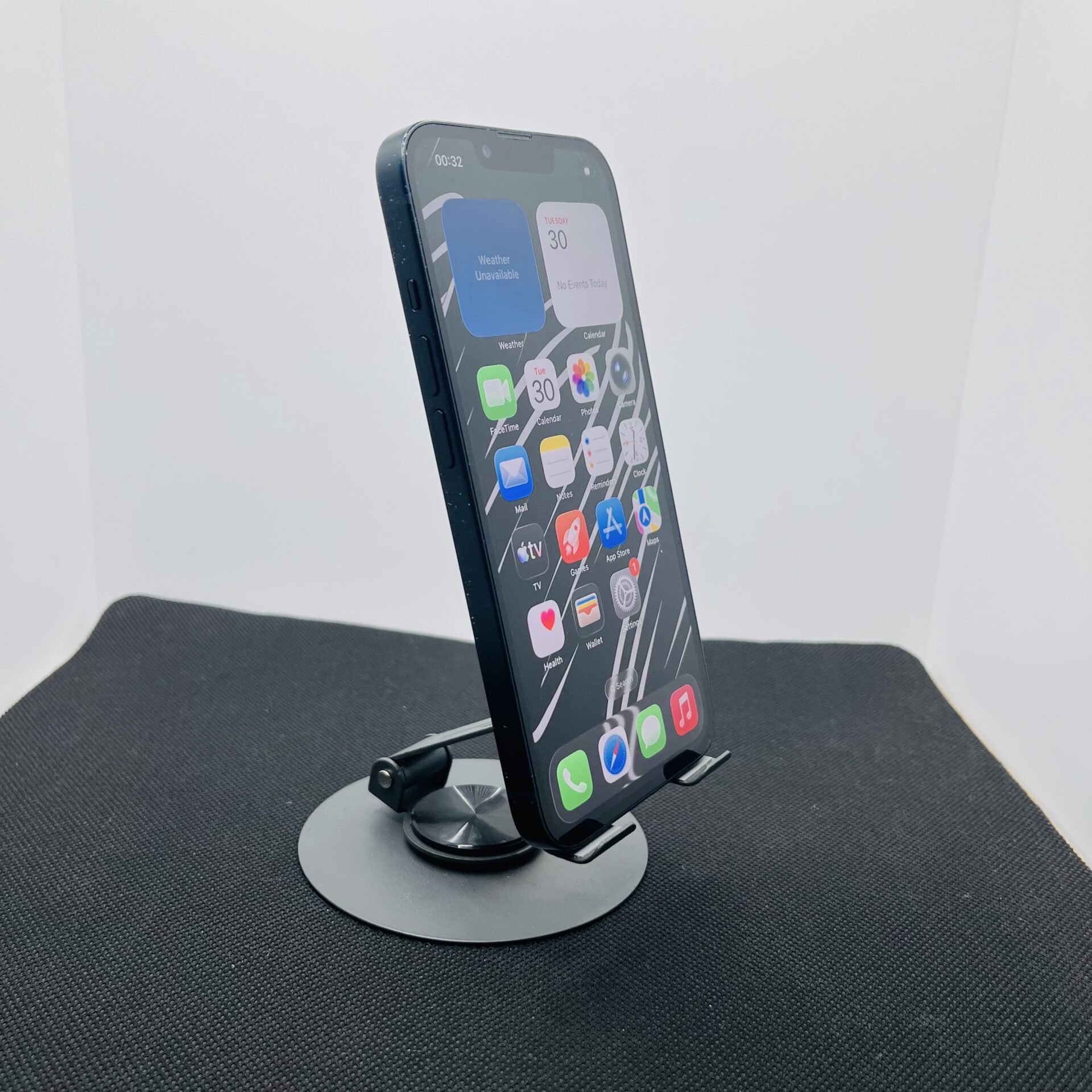 Apple iPhone 13 128GB Midnight (Condition: Good) - Image 4