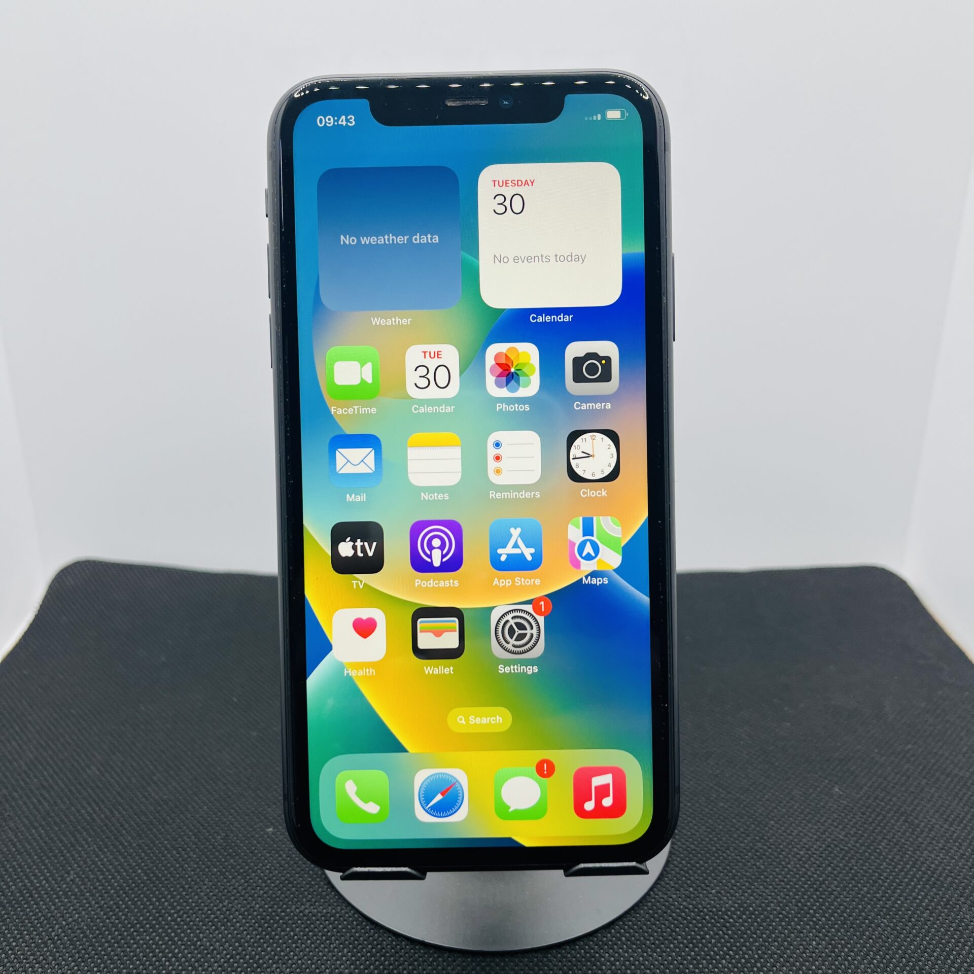 Apple iPhone 11 64GB Black (Condition: Good) - Image 2