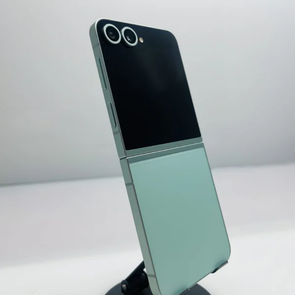 Samsung Galaxy Z Flip 6 256GB Mint – (Condition: Excellent) | Epic