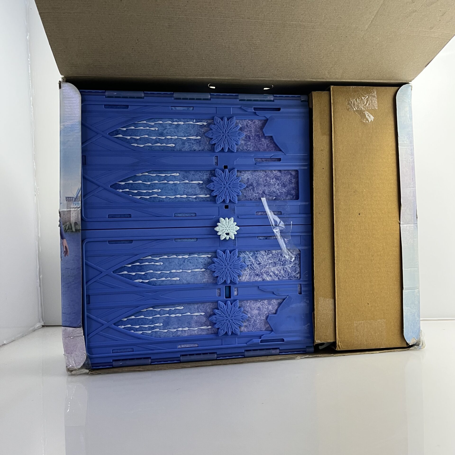 COMBO DEAL: Barbie And Disney Frozen Playset (Condition: Contents New, Damaged Boxes) - Image 11