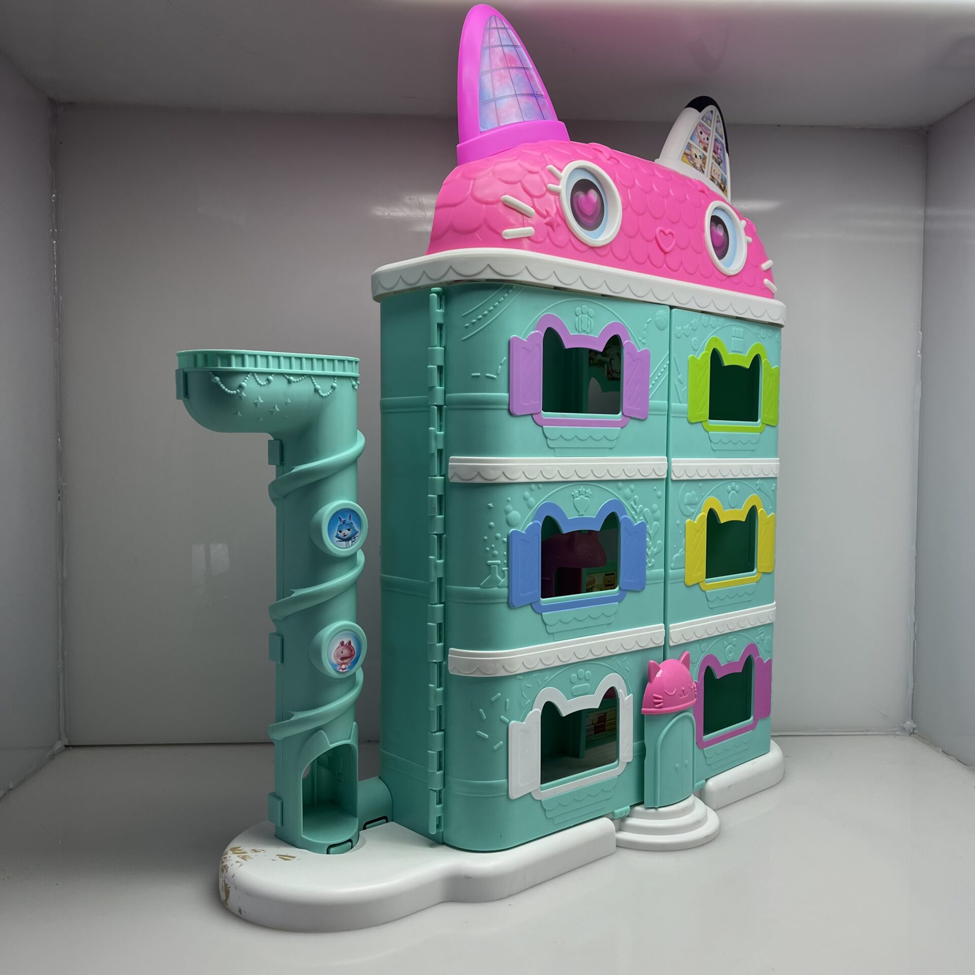 Gabby's Dollhouse 'The Movie' Meow-mazing Dollhouse Playset - (Condition: Fair) - Image 9