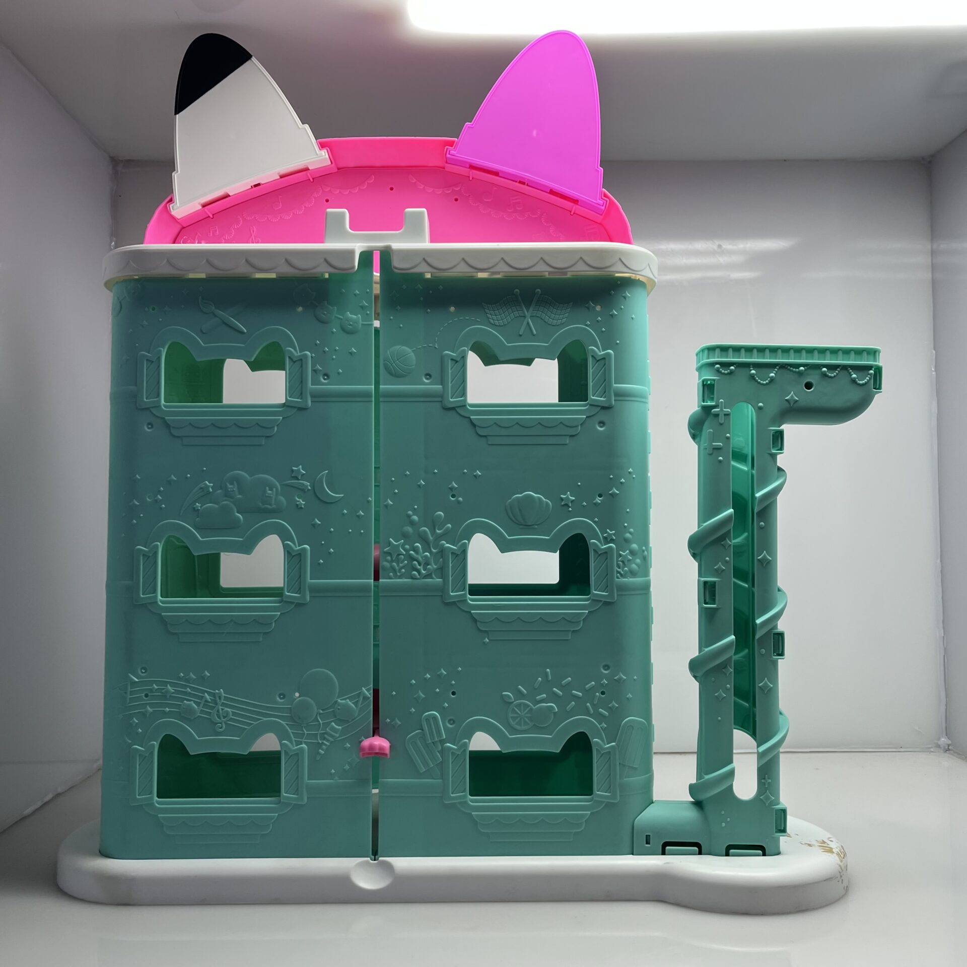 Gabby's Dollhouse 'The Movie' Meow-mazing Dollhouse Playset - (Condition: Fair) - Image 8