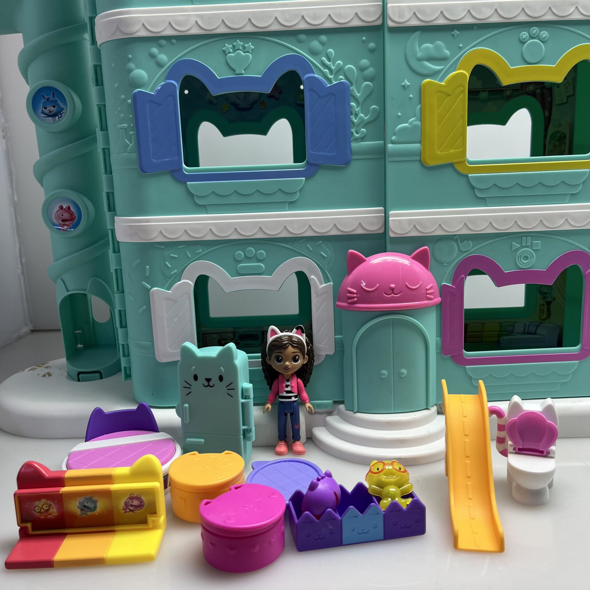 Gabby's Dollhouse 'The Movie' Meow-mazing Dollhouse Playset - (Condition: Fair) - Image 11