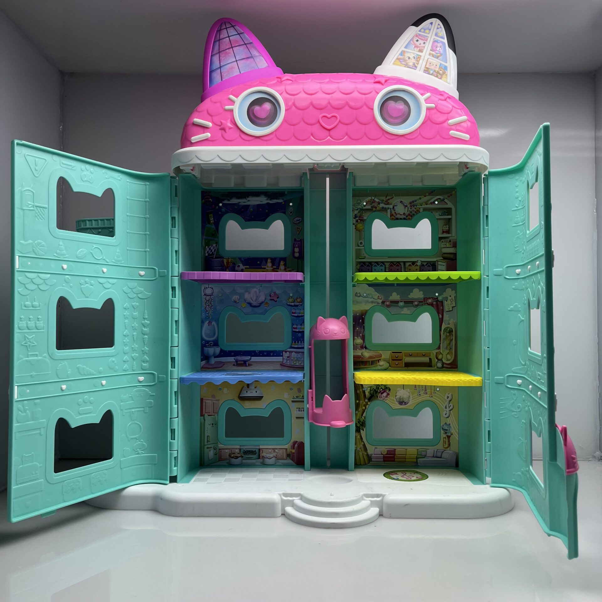 Gabby's Dollhouse 'The Movie' Meow-mazing Dollhouse Playset - (Condition: Fair) - Image 6