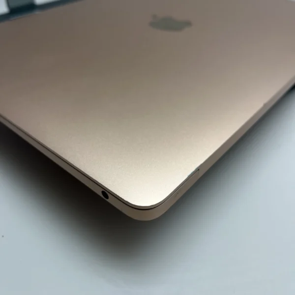 Apple MacBook Air 13-Inch 