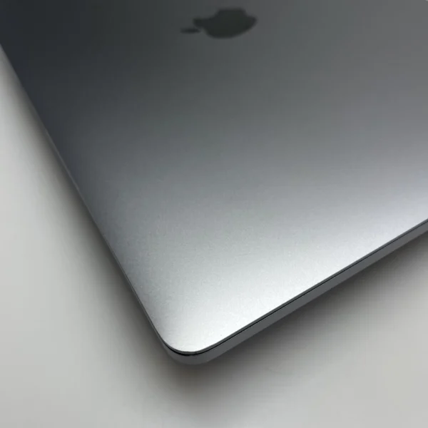 Apple MacBook Pro 13-Inch 
