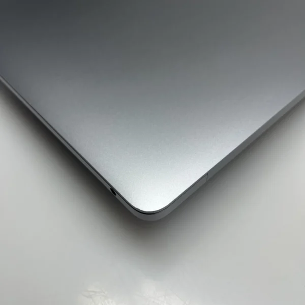 Apple MacBook Pro 13-Inch 
