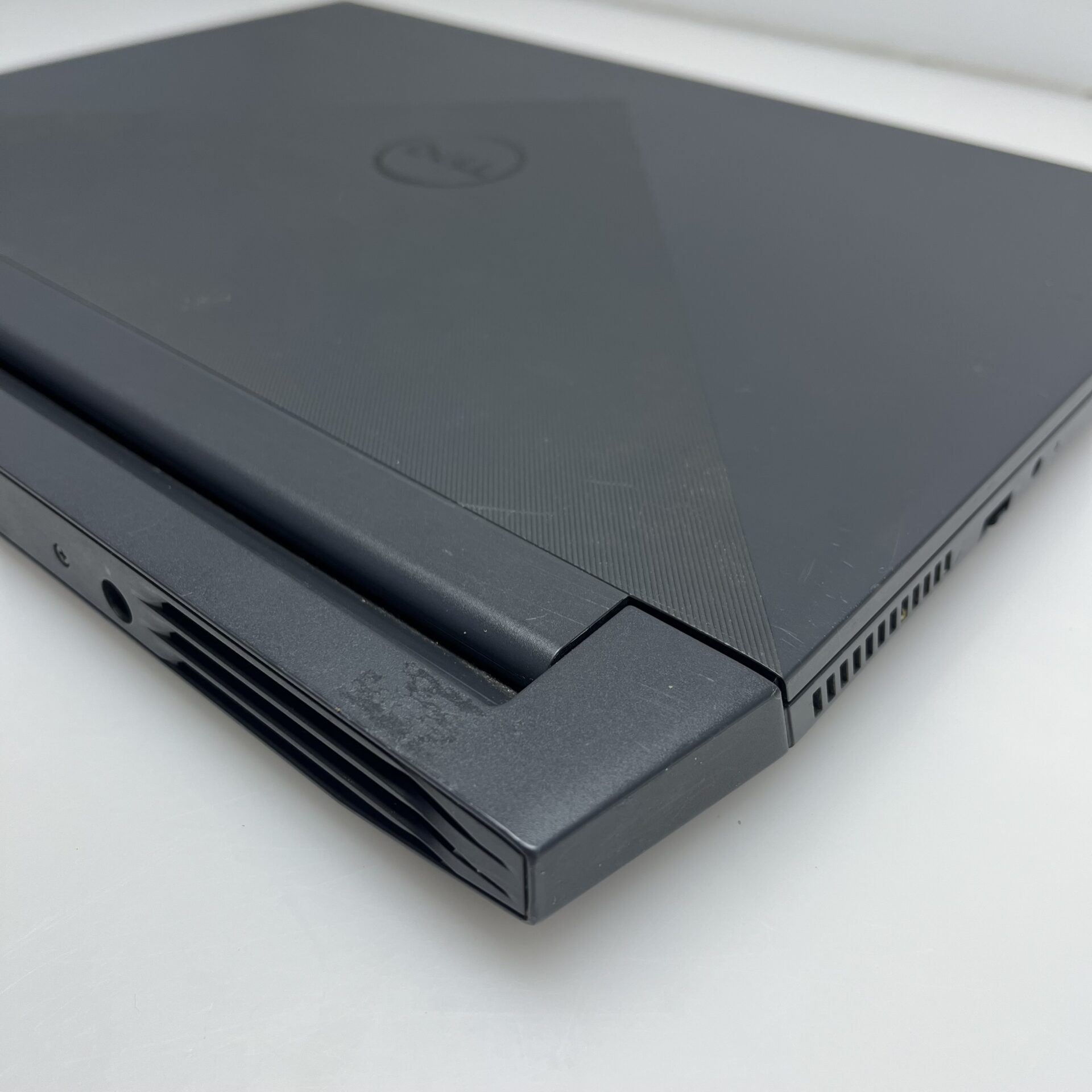 Dell G15 5511 11th Gen "Core i7" 32GB RAM 1TB SSD Black (Condition: Good) - Broken Hinge Cover - Image 5
