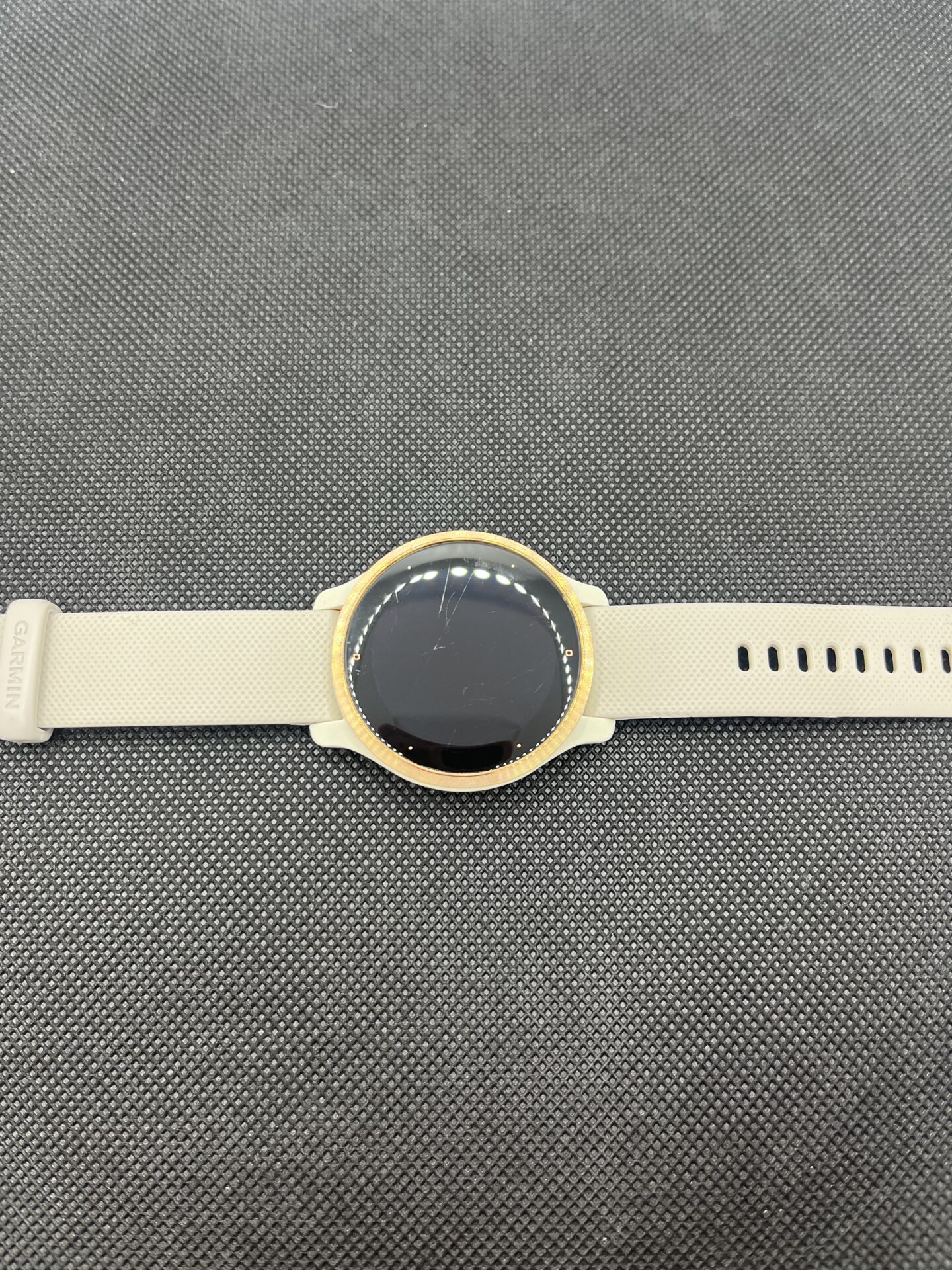 Garmin Venu 2S Gold (Condition: Good) - Image 2