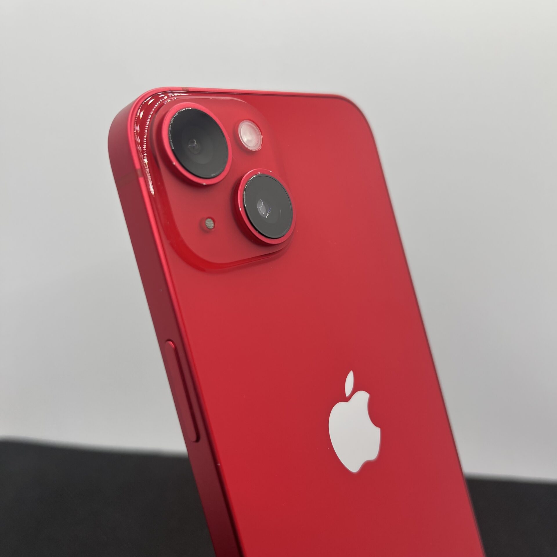 Apple iPhone 14 128GB Product Red (Condition: Excellent) - Image 7