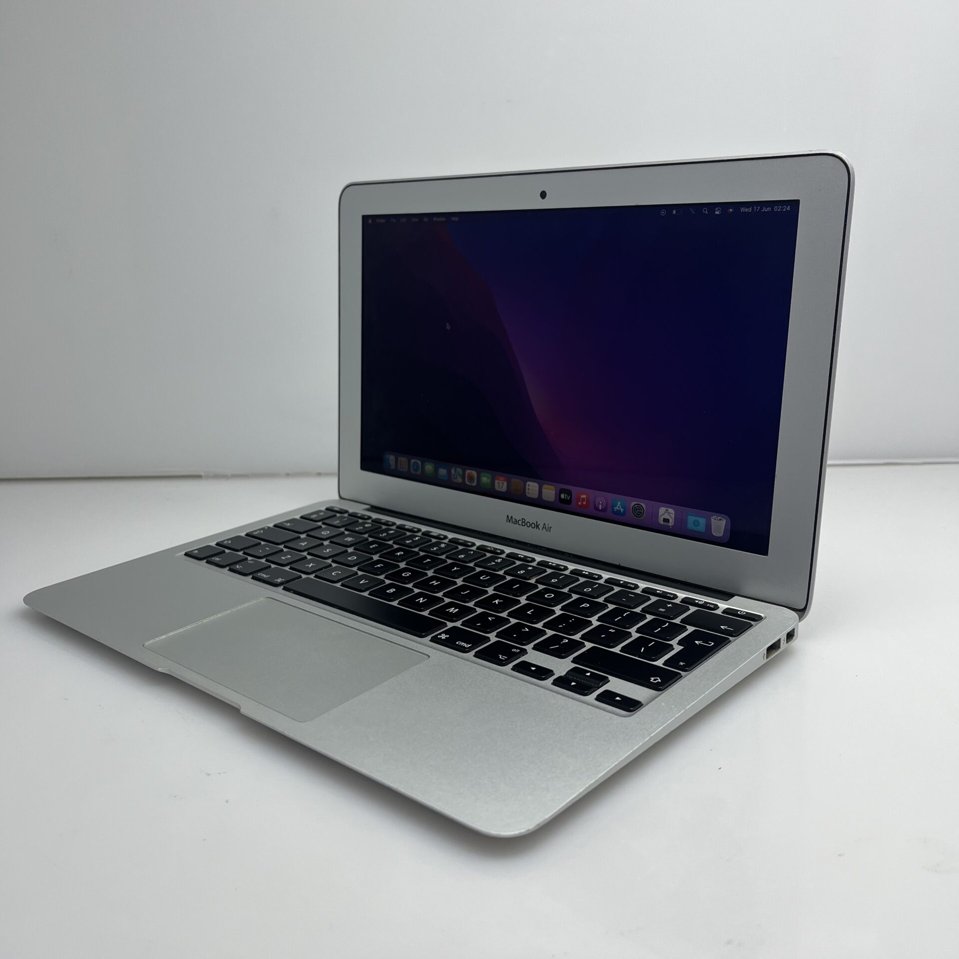 Apple MacBook Air 11-Inch "Core i5" 1.6GHz (Early 2015) 4GB RAM 256GB SSD Silver (Condition: Good) - Image 4