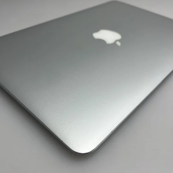 Apple MacBook Air 11インチ シルバー Apple MacBook Air 11-Inch 