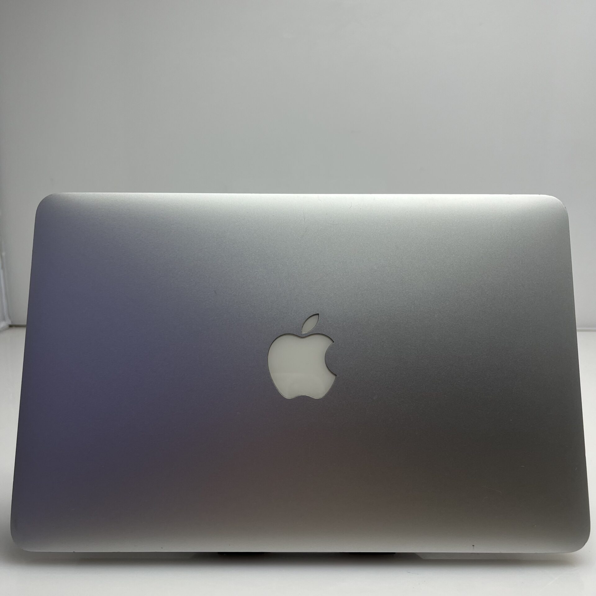 Apple MacBook Air 11-Inch "Core i5" 1.6GHz (Early 2015) 4GB RAM 256GB SSD Silver (Condition: Good) - Image 10