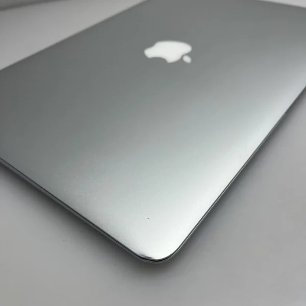Apple MacBook Air 13-Inch 