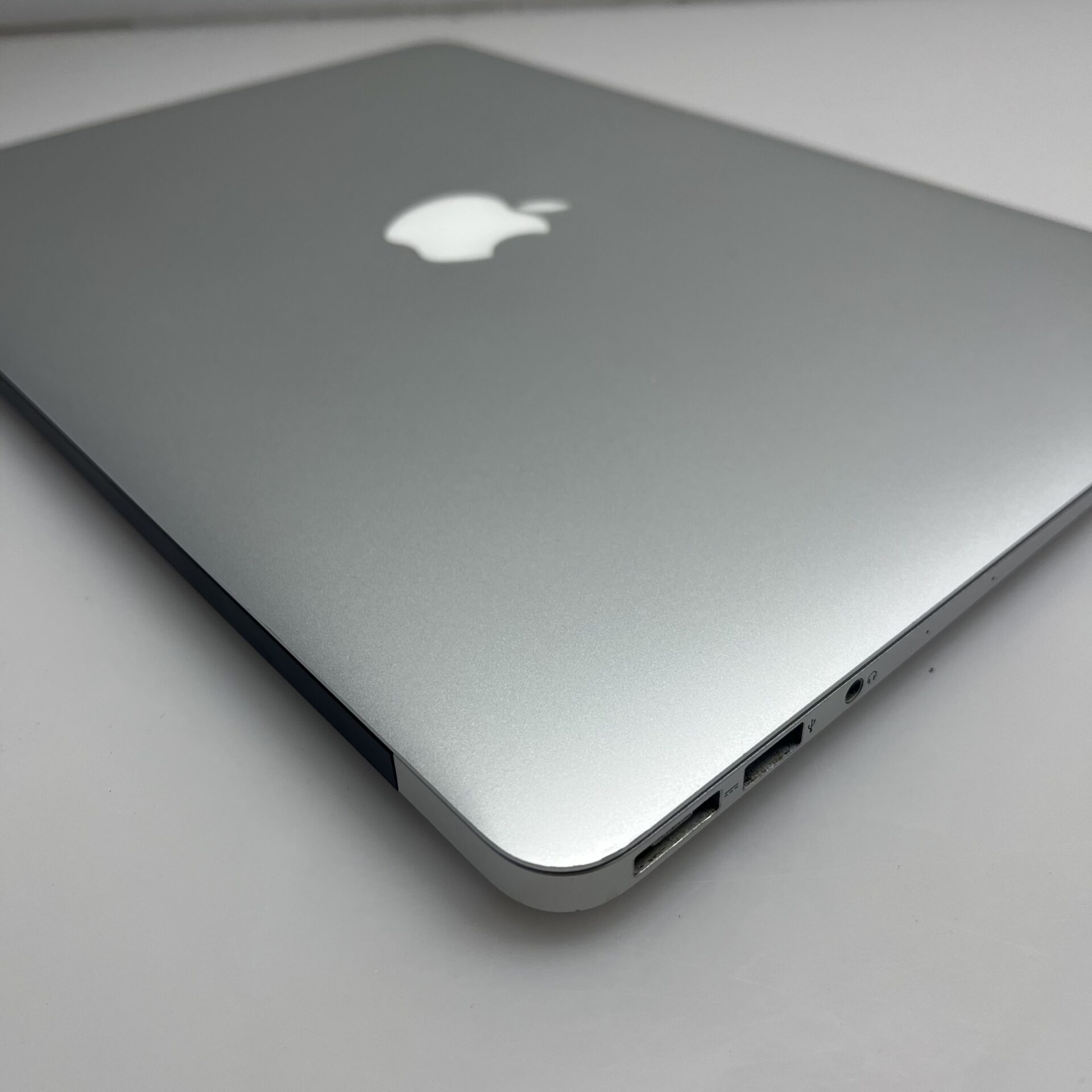 Apple MacBook Air 13-Inch "Core i5" 1,6GHz (2017) 8GB RAM 128GB SSD Silver (Condition: Good) - Image 7