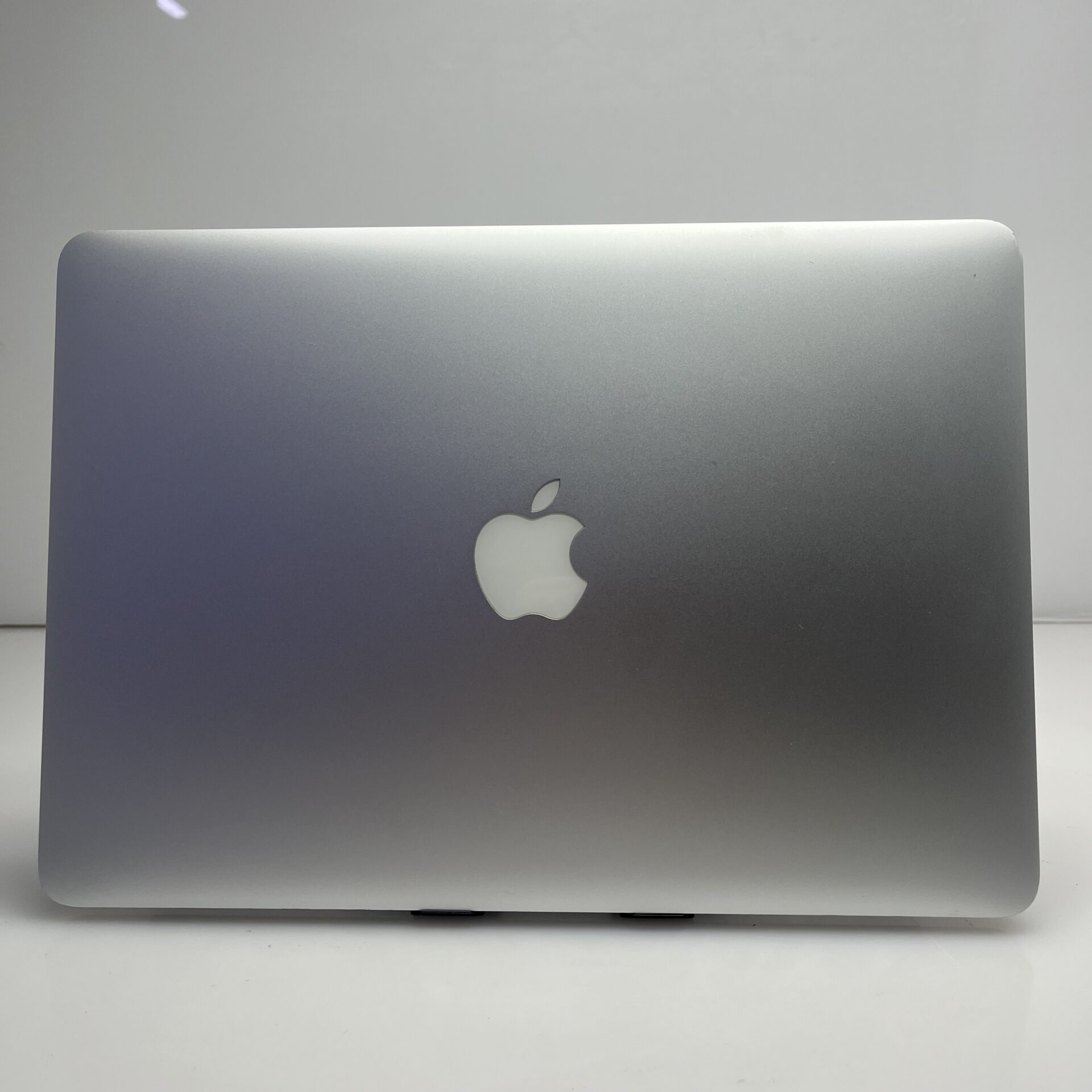 Apple MacBook Air 13-Inch "Core i5" 1,6GHz (2017) 8GB RAM 128GB SSD Silver (Condition: Good) - Image 9