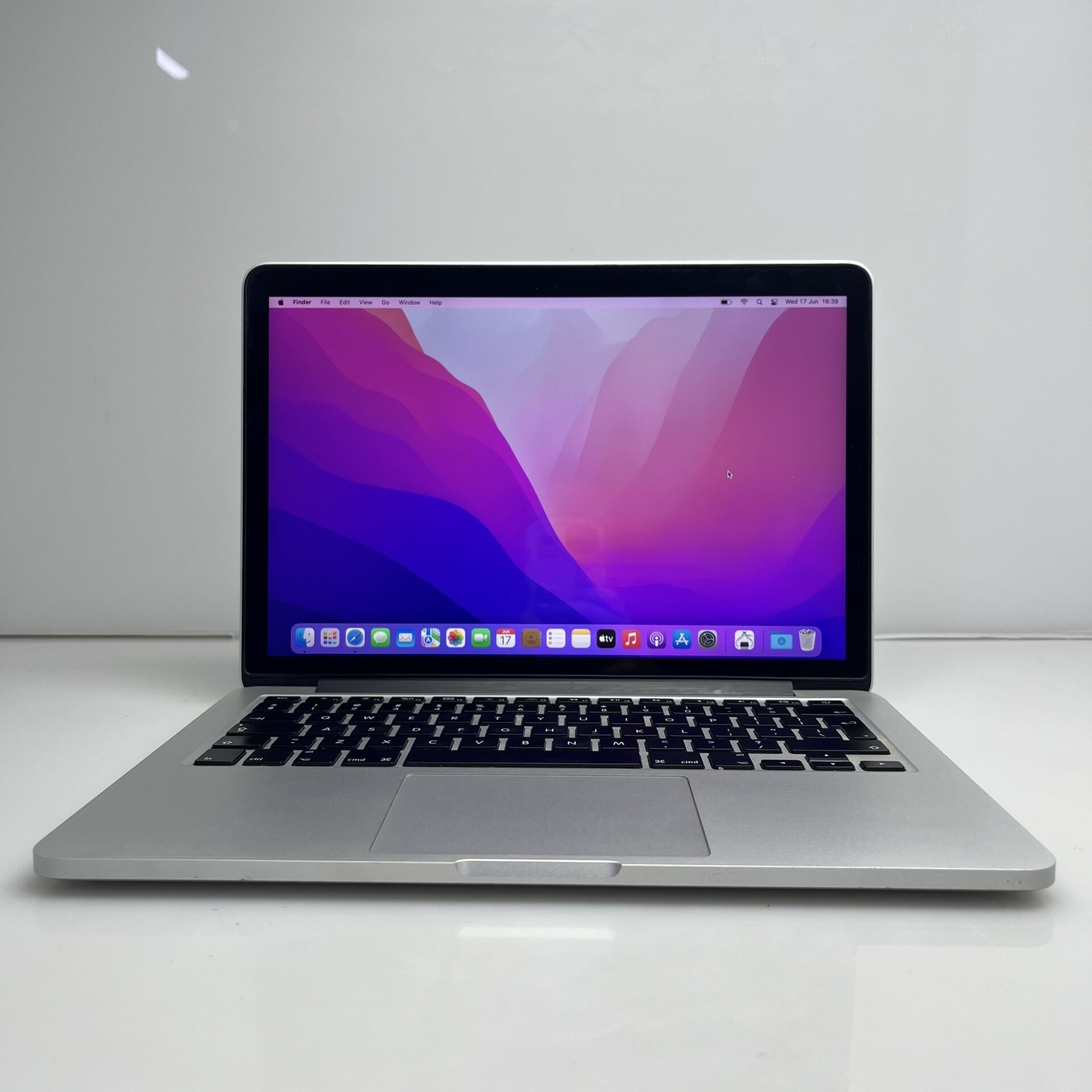 Apple MacBook Pro 13-Inch "Core i5" 2.7GHz (Early 2015) 8GB RAM 256GB SSD Silver (Condition: Good) - Image 2