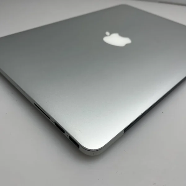 Apple MacBook Pro 13-Inch 