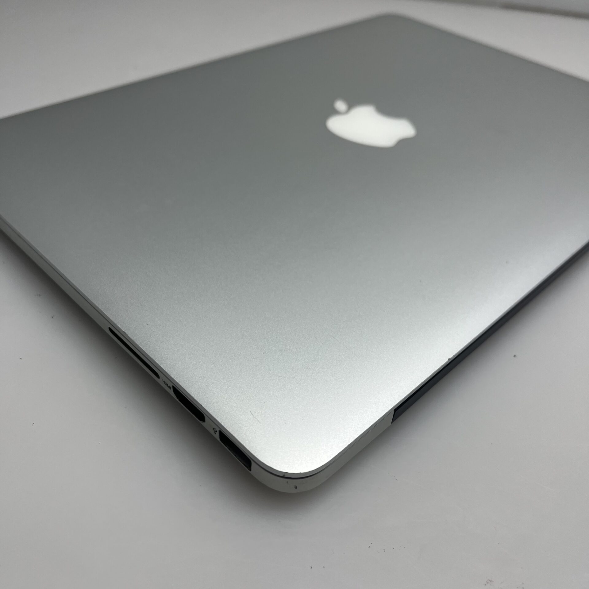 Apple MacBook Pro 13-Inch "Core i5" 2.7GHz (Early 2015) 8GB RAM 256GB SSD Silver (Condition: Good) - Image 6