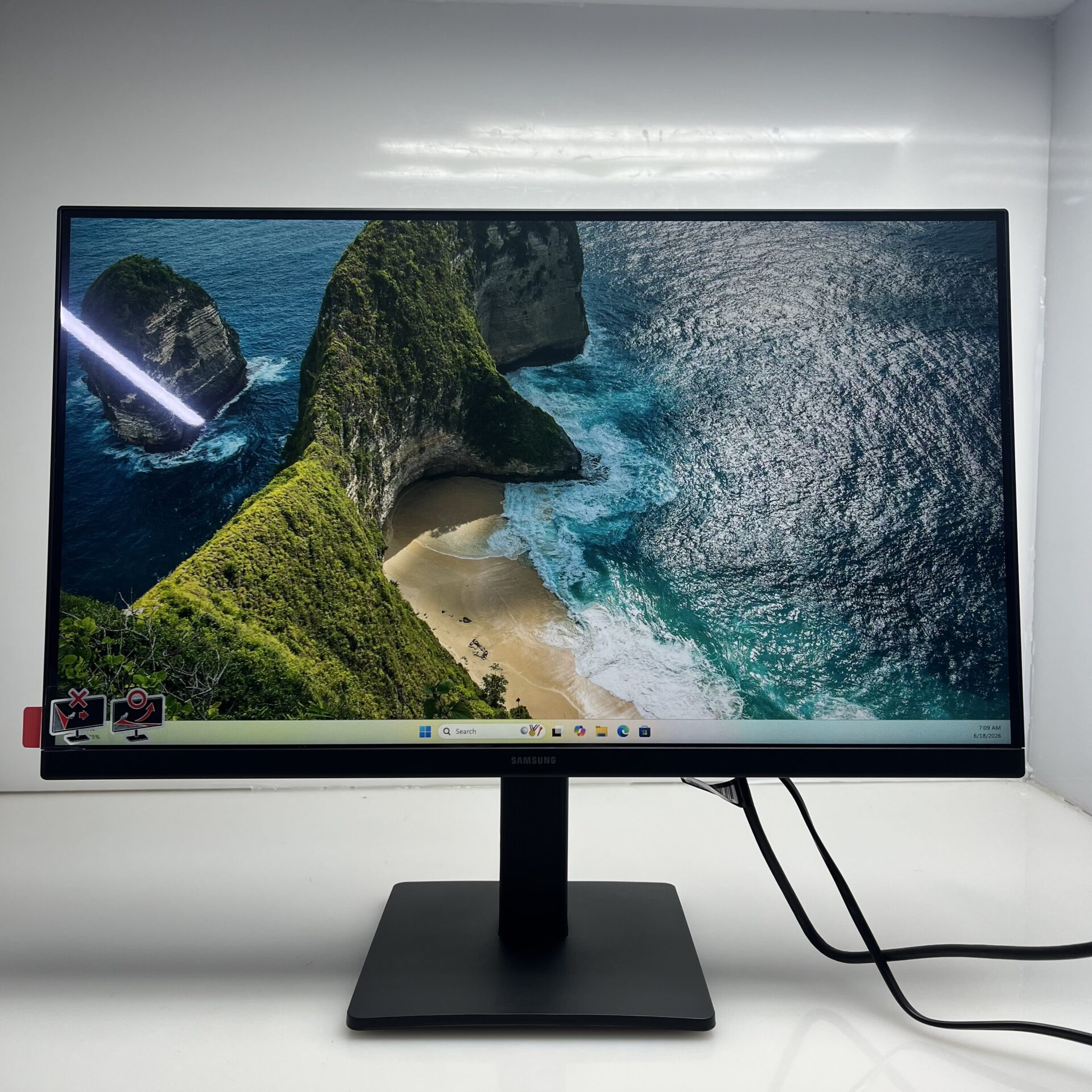 Samsung 22" S22D300GAU Full HD Monitor Black (Condition: Pristine) - Image 2
