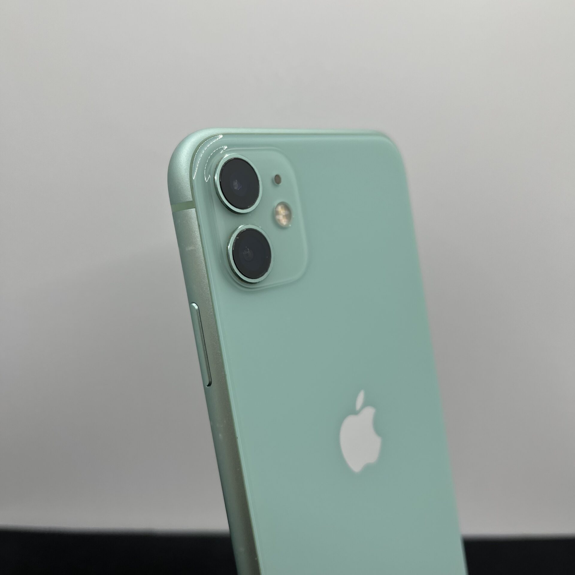 Apple iPhone 11 64GB Green (Condition: Good) - Image 9