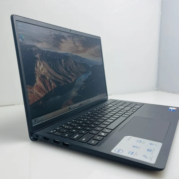 Dell Inspiron 15 3520 