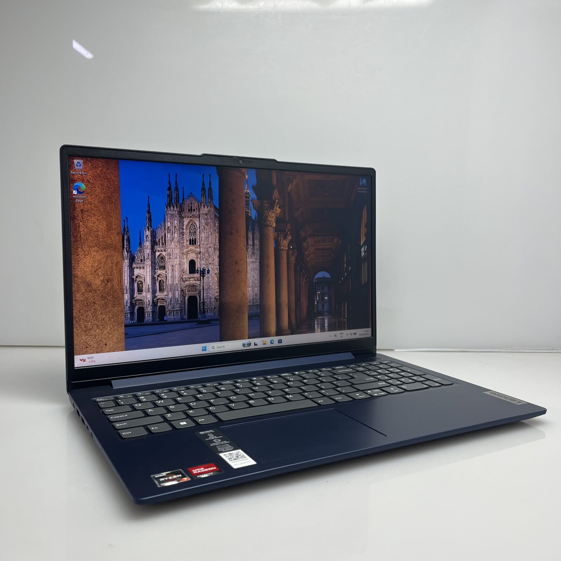 Lenovo IdeaPad Slim 3 15ABR8 "Ryzen 7" 2.00GHz 16GB RAM 512GB SSD Abyss Blue (Condition: Excellent) - Image 3